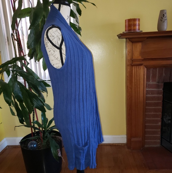 Vest - Picture 3 of 5